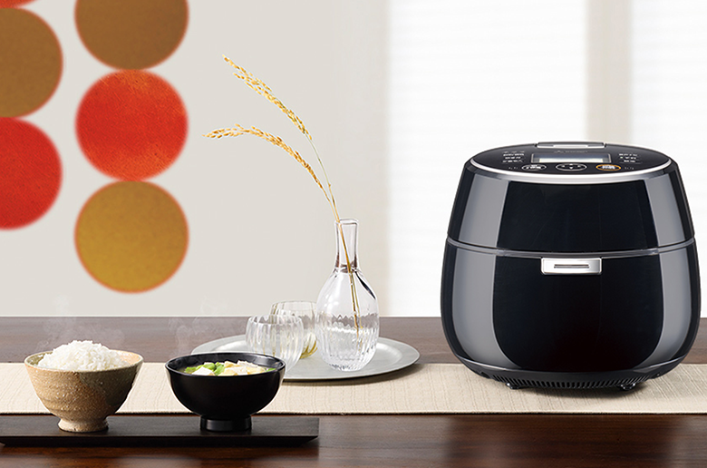 圧力をかけずに一粒一粒 丁寧に炊き上げる
かまどごはんの味をご家庭で