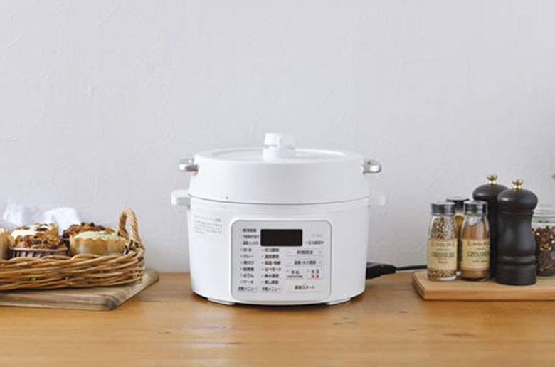 材料を入れてボタンを押すだけ
驚くほどおいしい料理が作れる!