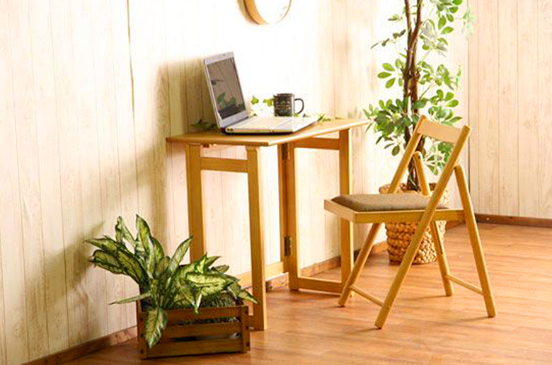 木のぬくもりあふれるコンパクトチェア
どんなお部屋にもなじみやすいデザイン