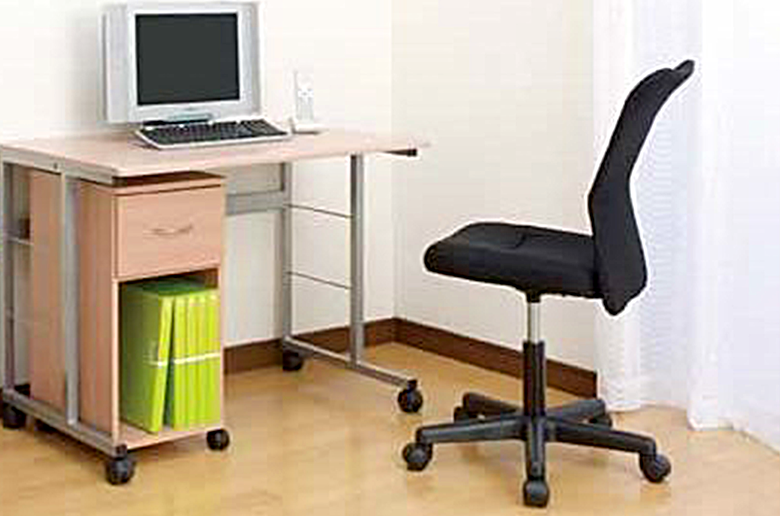 あらゆるシーンになじむ
シンプルデザインのOAネットチェア