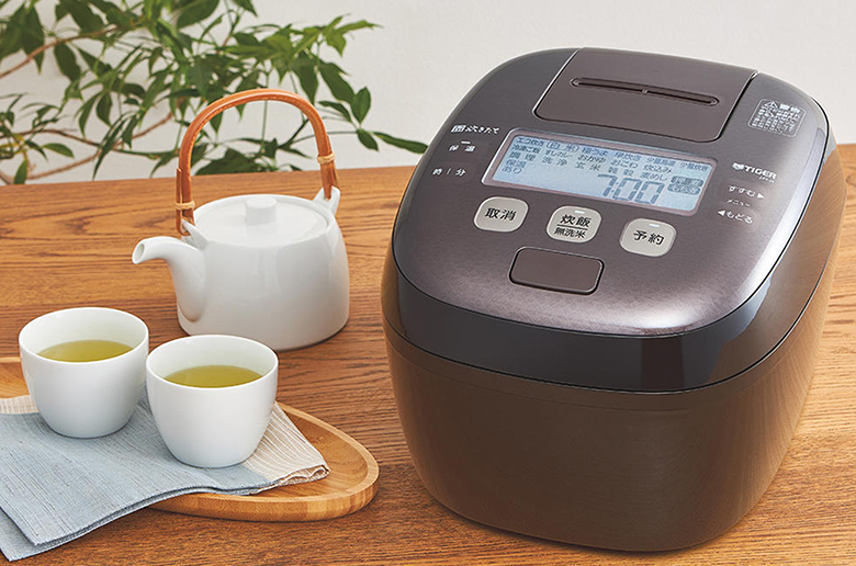 土鍋の蓄熱性を再現
少量でもしっかり旨みを閉じ込めた炊きあがり