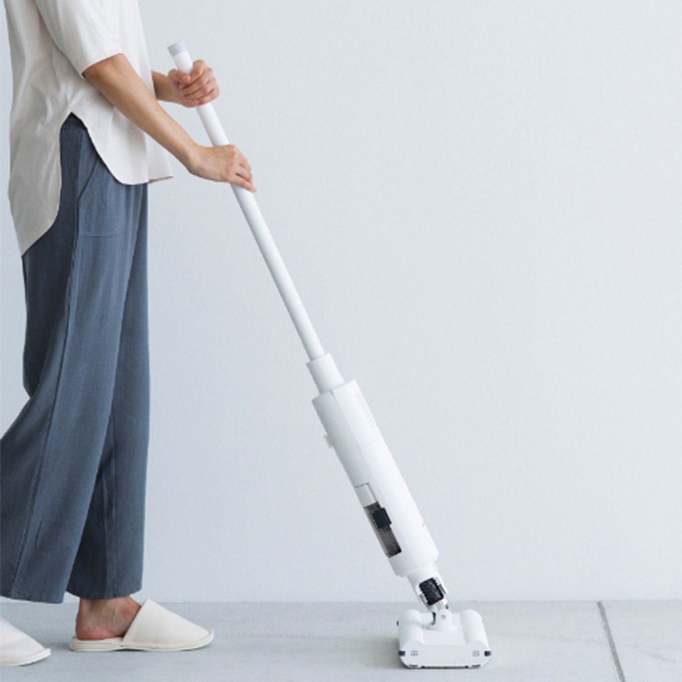 グリーン住宅ポイントBALMUDA The Cleaner(バルミューダ ザ・クリーナー)サイクロン/コードレスイメージ