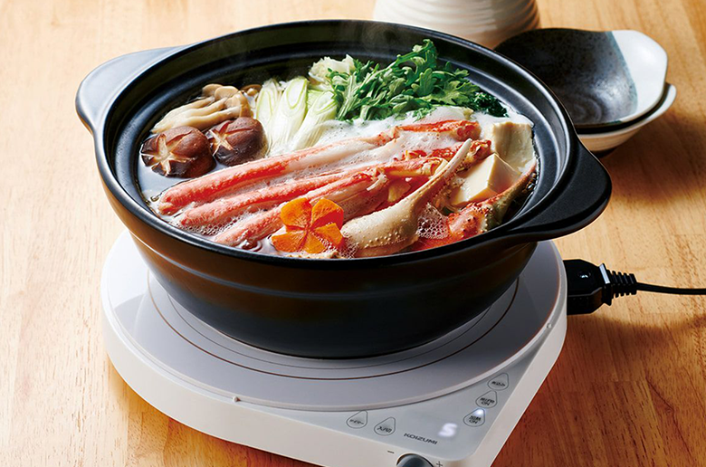 テーブルがたっぷり使える円形デザイン
すっきりお手入れできるガラス天面