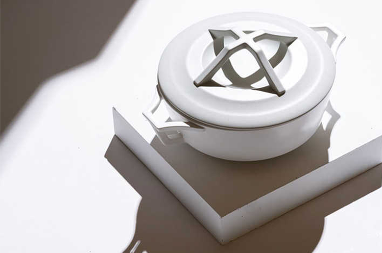 土鍋らしくないから良い
モダンデザイン建築のような美しいフォルム