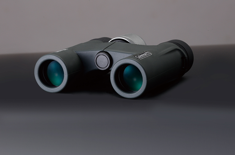 アウトドアで活躍!
堅牢性と優れた光学性能を両立した
防水コンパクト双眼鏡