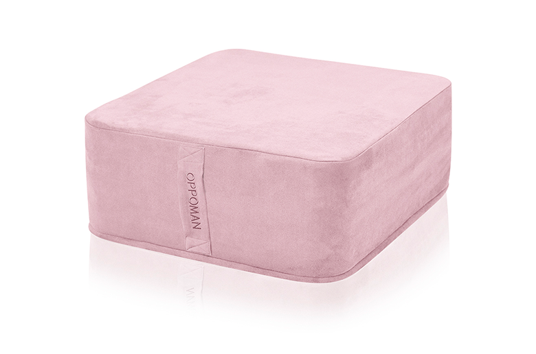 話題商品!
エクササイズから生活のインテリアとして
機能性を持ったクッション