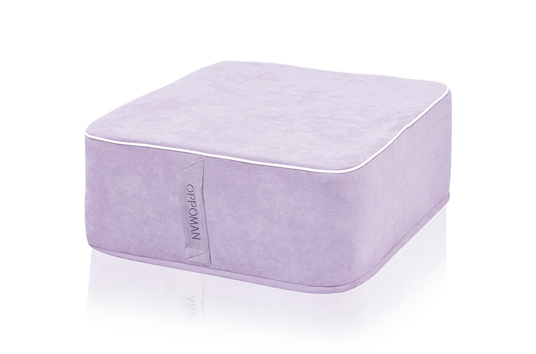 話題商品!
エクササイズから生活のインテリアとして
機能性を持ったクッション