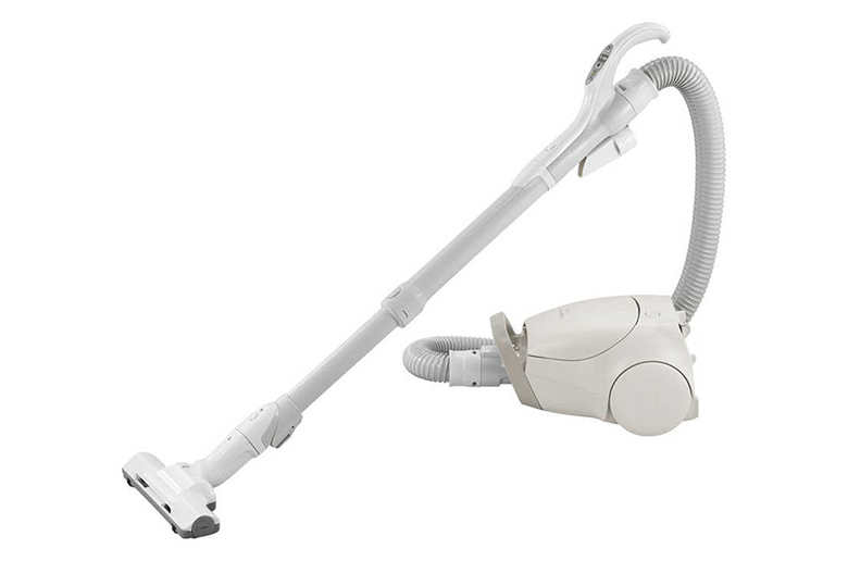 コンパクトとパワーを併せ持つ
紙パック式掃除機