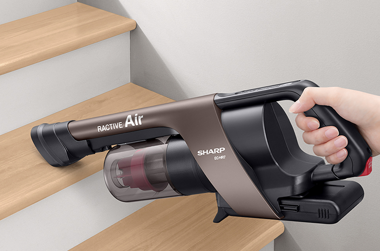 軽さとスタミナで家中キレイ
ハイパワー&軽量1.4kg