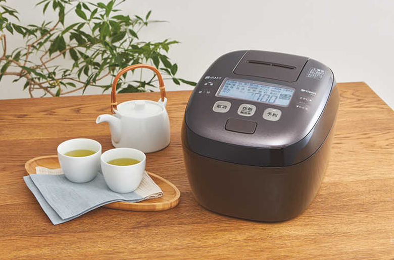 土鍋の蓄熱性を再現
少量でもしっかり旨みを閉じ込めた
炊きあがりに