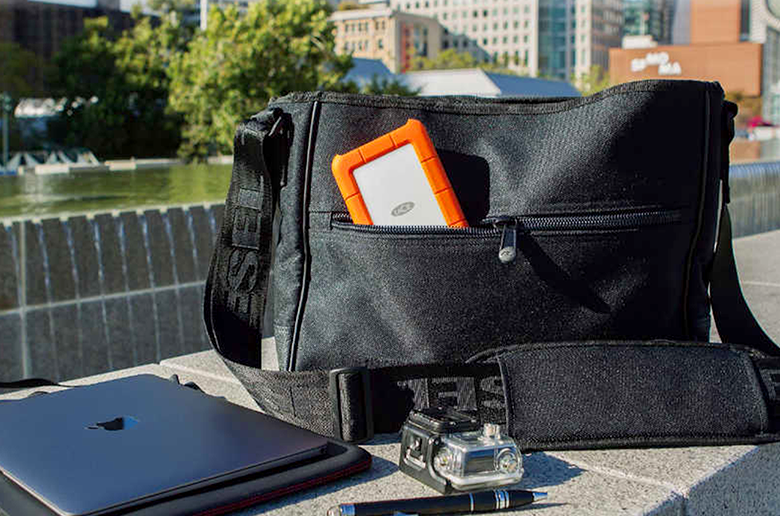 USB3.1Gen1規格対応
大容量データの転送もストレスなく行える