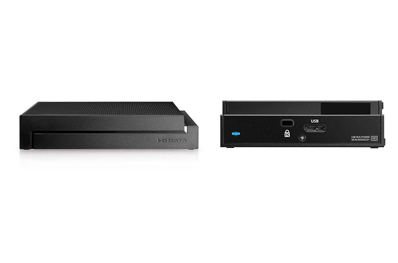 USBケーブル1本でつなぐだけ!
かんたん接続コンセントまわりもスッキリ!