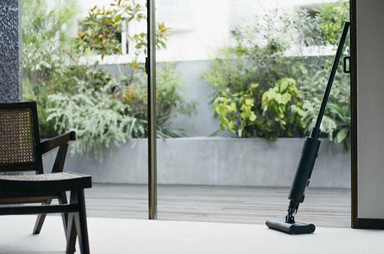 掃除機は前後の動きから
自由な動きへ
まるで浮いているかのような操作性