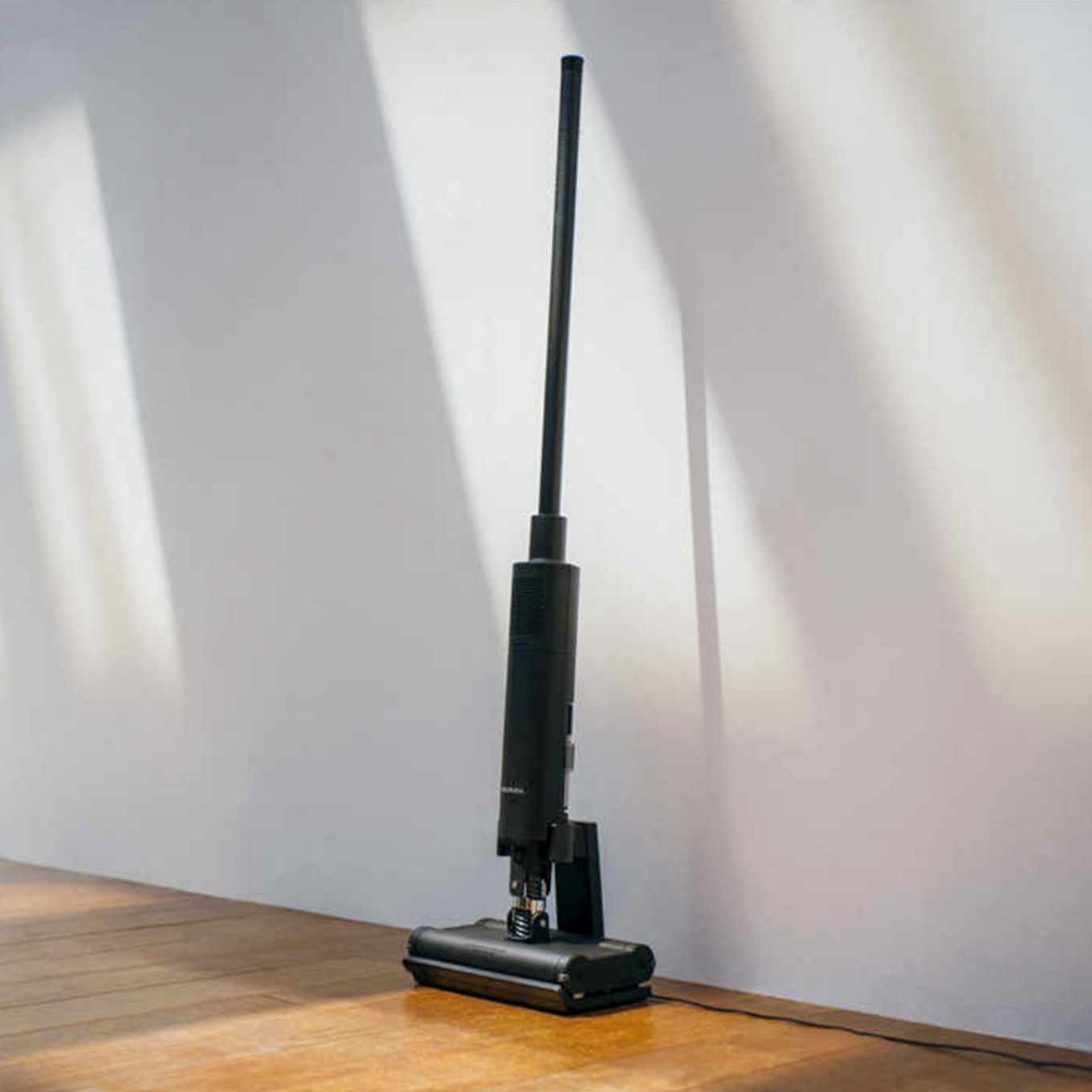 グリーン住宅ポイントBALMUDA The Cleaner バルミューダ ザ・クリーナー C01A(サイクロン/コードレス)イメージ