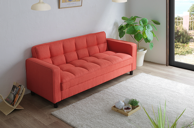 ポップなデザインで部屋を明るく!
柔らかめの座り心地が特徴