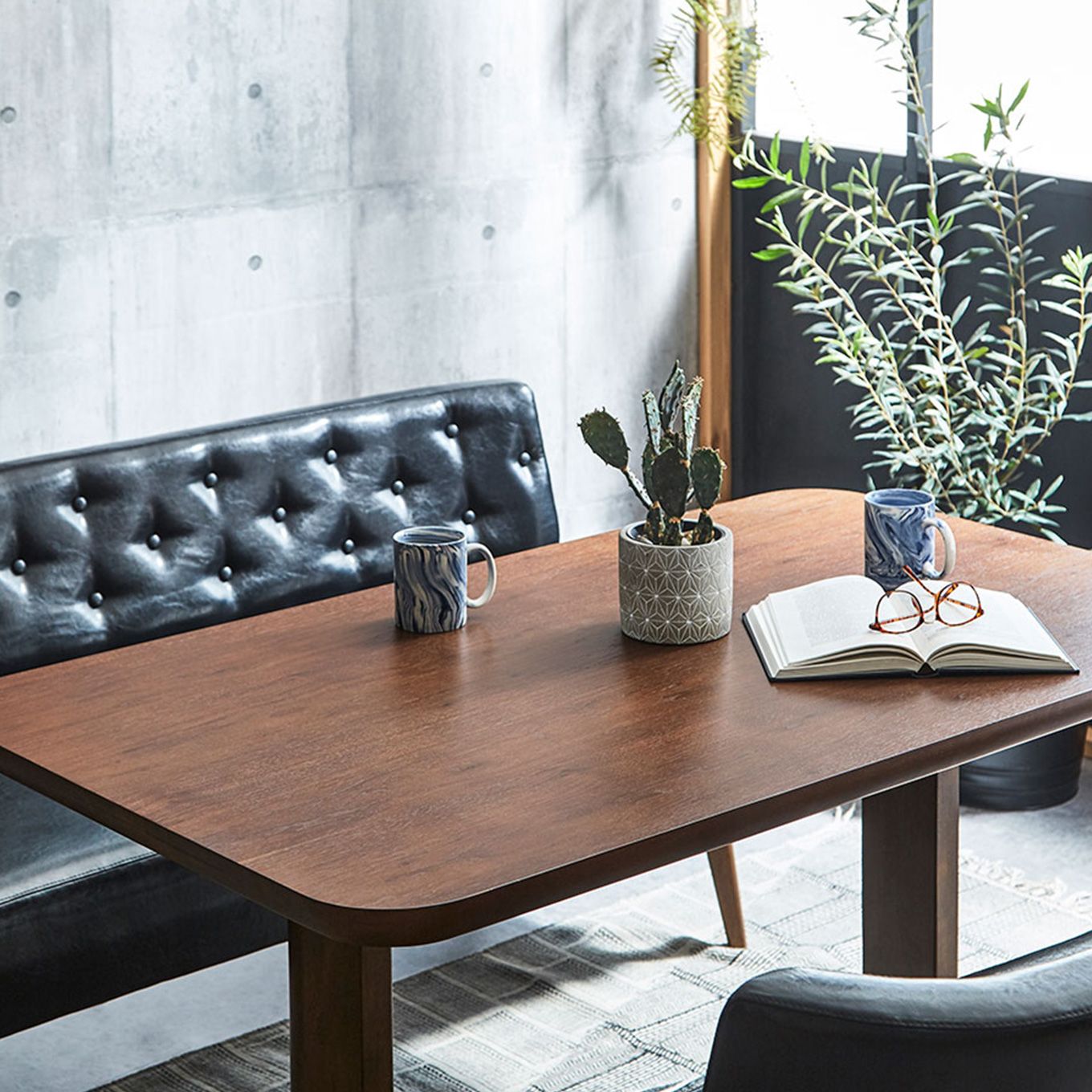 グリーン住宅ポイントクラシックなデザイン 幅135 ダイニング4点セット(開梱設置・組み立て付き)イメージ