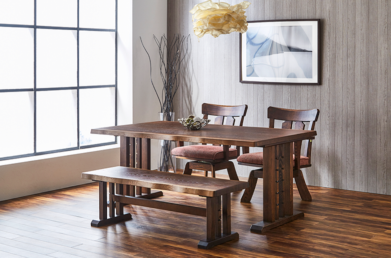 おしゃれな和モダンダイニングに
一枚板を思わせるような高級感あるデザイン