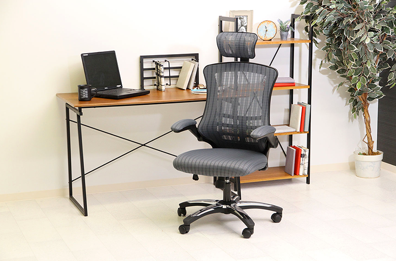 ヘッド・アームアップ機能付きで
オフィスワークに最適