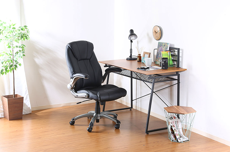 人気のアームアップチェア
長時間使用でも腰への負担を軽減