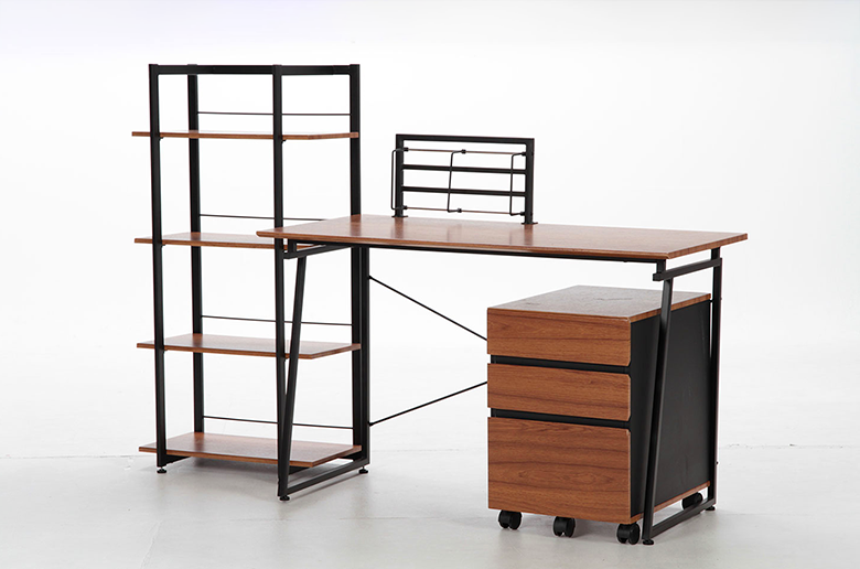 シックな組み合わせが印象的なデスク
書斎やホームオフィス用におすすめ