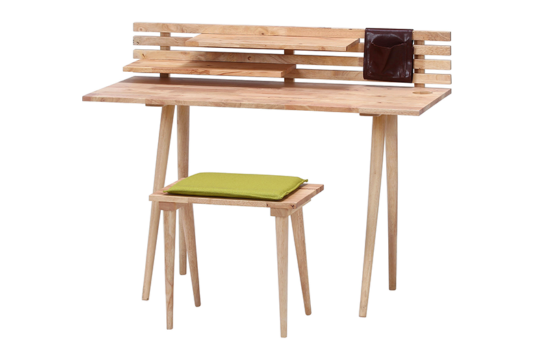 天然木のナチュラルな作りが魅力的
天板が幅120cmと余裕のあるサイズ