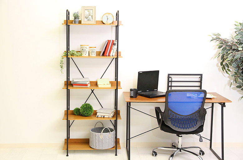 スチールとウッドの組み合わせが
オシャレなアイテム