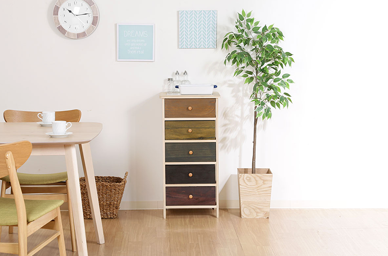 衣類収納やキッチン収納など幅広く使用できる
落ち着いたカラーのボックス