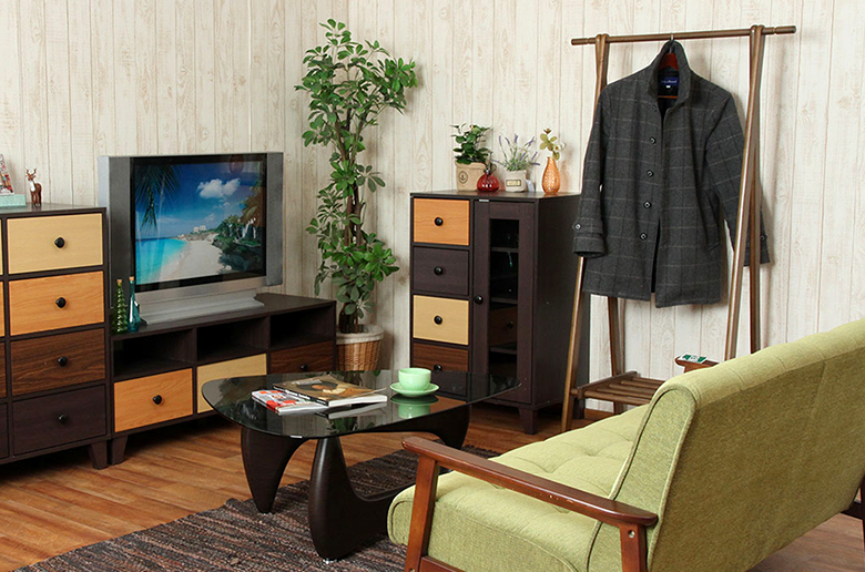 4種類の木目による前板の
カラーバリエーションが特徴的