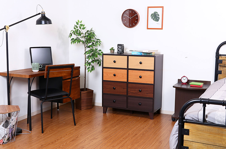 4種類の木目による前板の
カラーバリエーションが特徴的