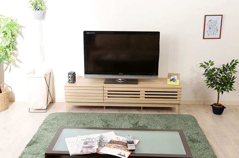 本やDVDなどの収納できる引き出し付き
背面のコード穴は配線をまとめるのに便利!