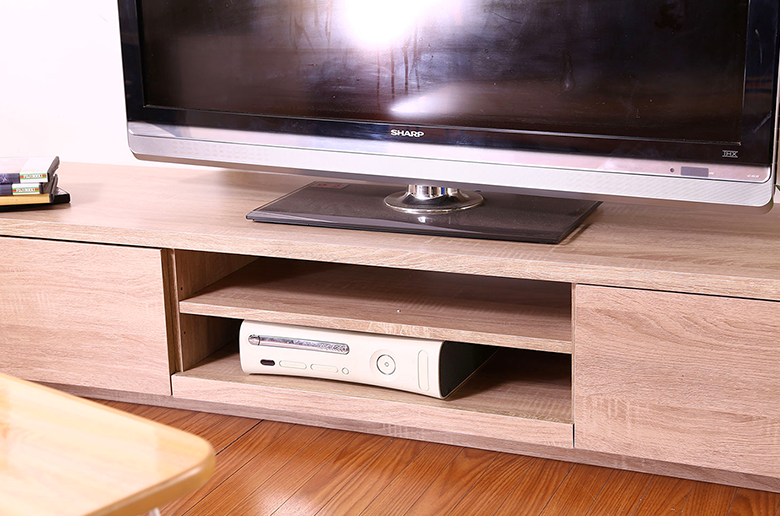 ホワイトオークの色合いが
お部屋の印象をおしゃれに仕上げる