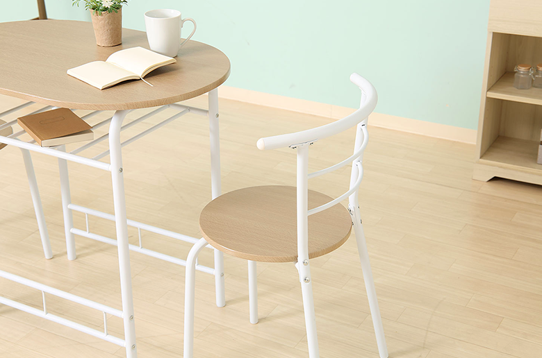 スタイリッシュなデザインと
コンパクトなサイズ感で窮屈さを感じさない