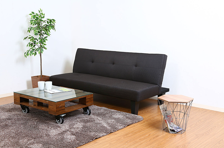 ベット下の空間を確保したことで
衣装ケース等の収納やロボット掃除機も通れて掃除がラク!