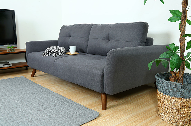 ゆったり足を伸ばしたい時に背もたれ可動式が便利
オールシーズン使えるサラサラ生地