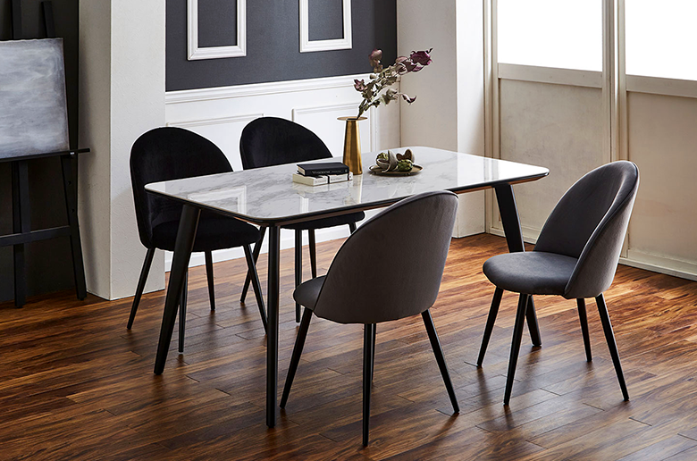 モダンでシックなデザインのダイニングセット
耐久・耐熱性が高い人気のセラミック天板