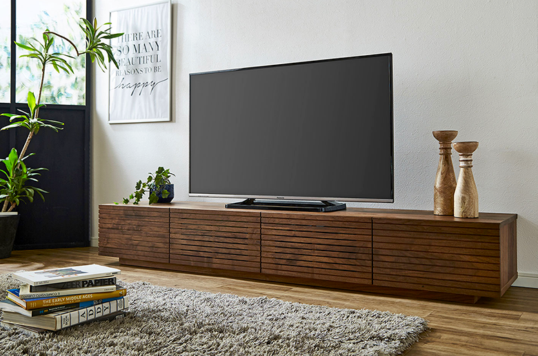 前板の流れ杢が美しい
スリットデザイン