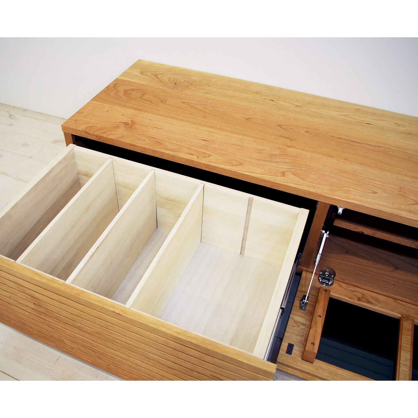 グリーン住宅ポイント無垢材 テレビボード 風雅 ローボード 幅2300(設置付き)イメージ