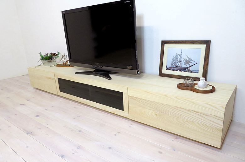 天然木・無垢材を活かした
シンプルなスタイル