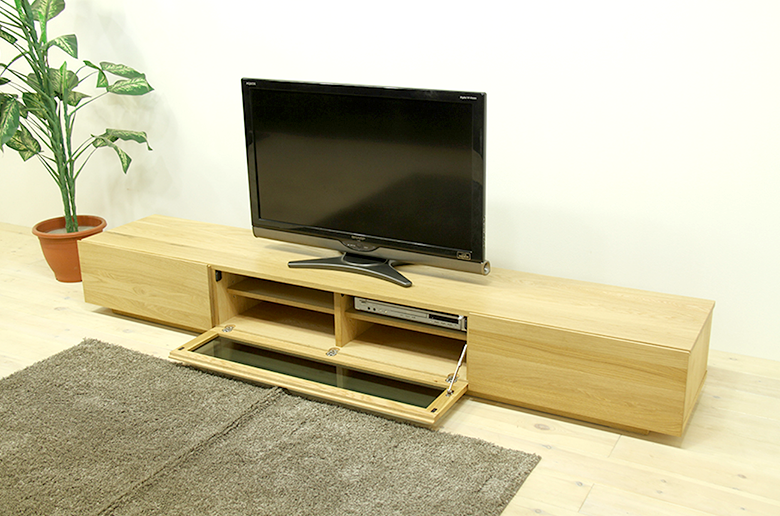 天然木・無垢材を活かした
シンプルなスタイル