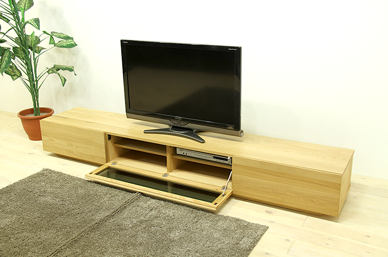 天然木・無垢材を活かした
シンプルなスタイル