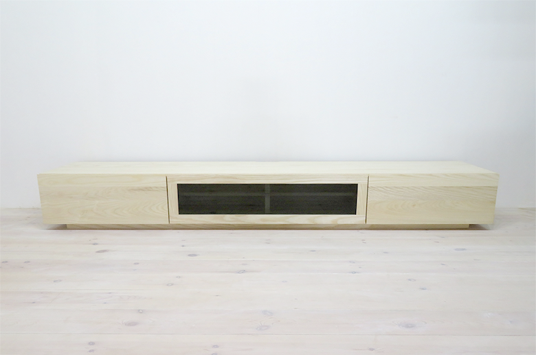 天然木・無垢材を活かした
シンプルなスタイル