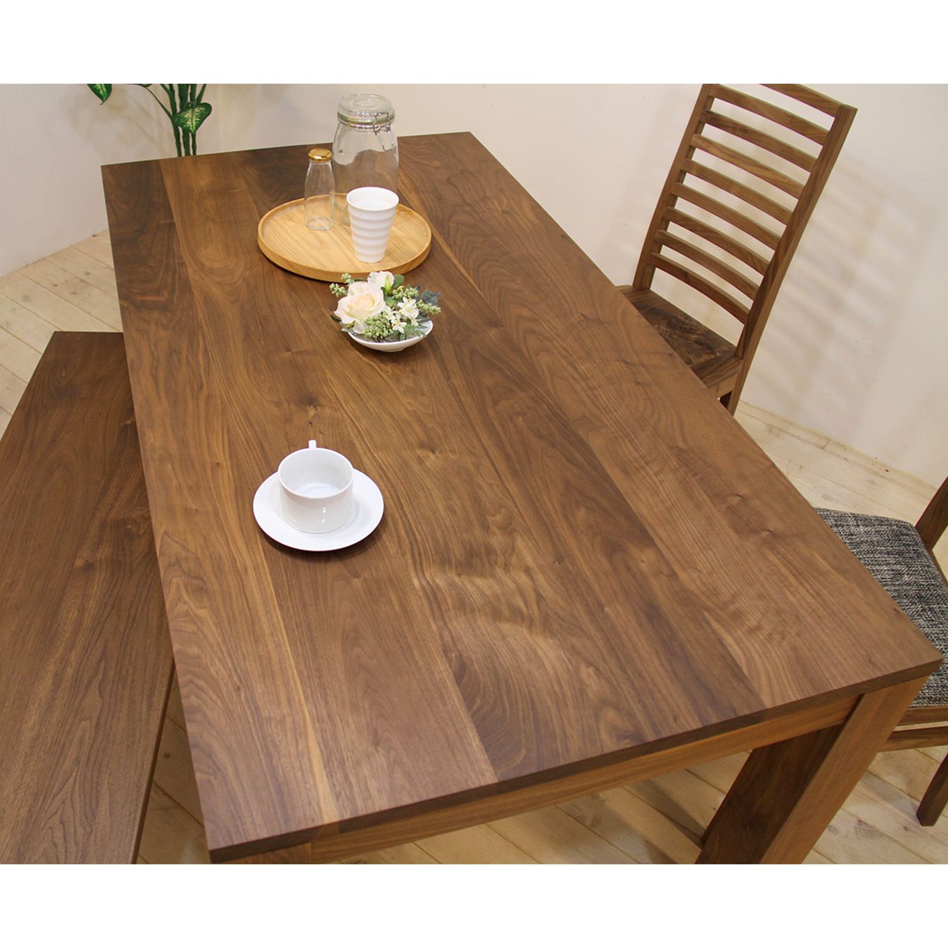 グリーン住宅ポイント無垢材 ダイニングテーブル 彩美 幅1650(設置/組立て付き)イメージ