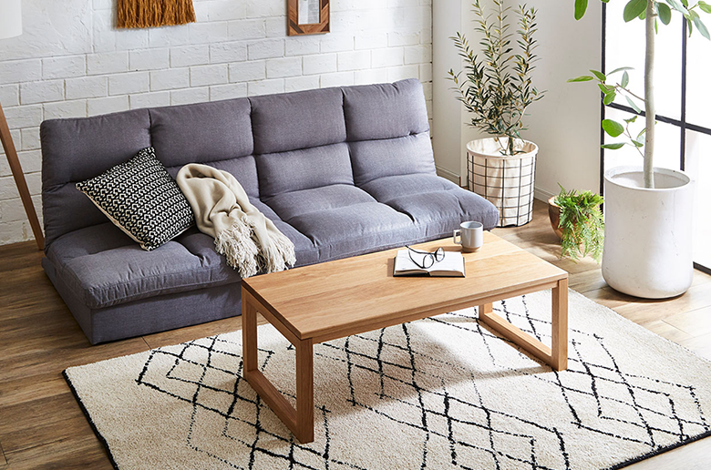 天然木・無垢材を活かした
スタイリッシュな脚部