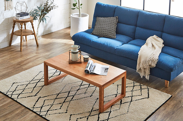 天然木・無垢材を活かした
スタイリッシュな脚部