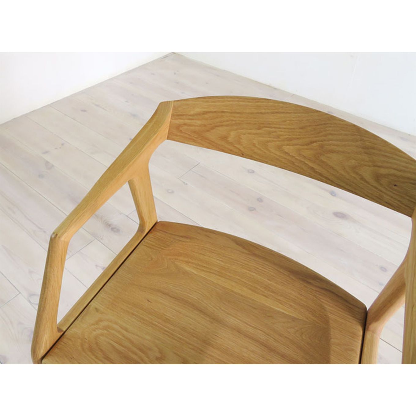 グリーン住宅ポイント無垢材 チェア ダイニングチェア 肘置き付(設置付き)イメージ