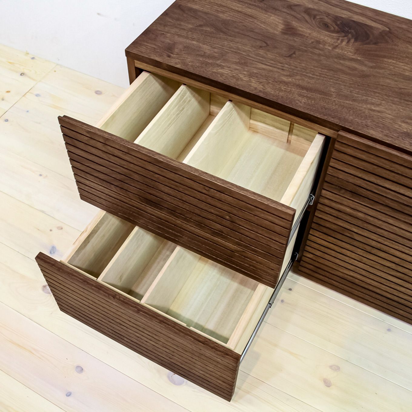 グリーン住宅ポイント無垢材 ローチェスト 風雅 チェスト 幅1500(設置付き)イメージ