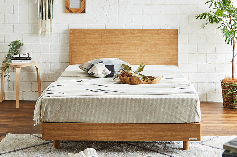 ベッド下のホコリも
快適にお掃除できるレッグタイプ