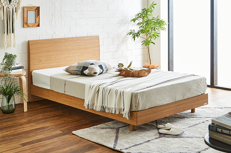 ベッド下のホコリも
快適にお掃除できるレッグタイプ