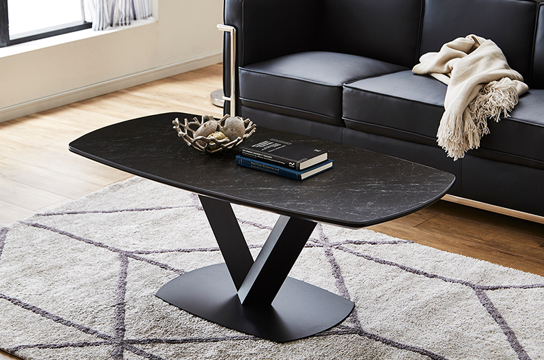 トレンドの大理石柄で高級感のあるデザイン
料理も上品に映える