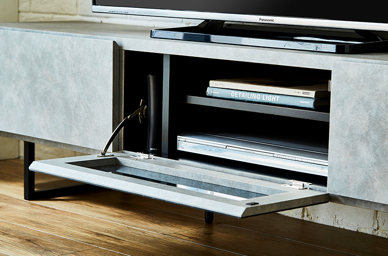 セラミック調の無機質な質感で
シックな空間を演出